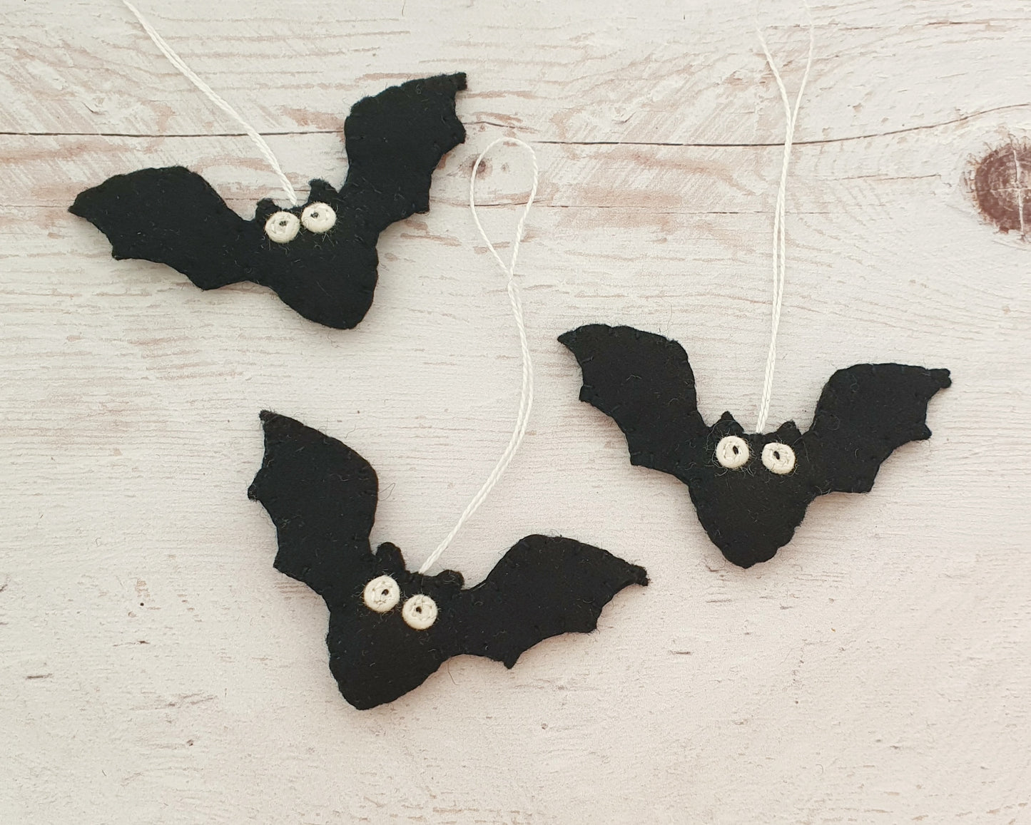 Mini BAT ornament SET OF 5 - halloween decor - handmande felt ornaments - felt bats